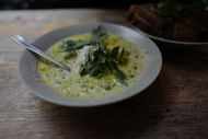 Lentil soup is packed with proteins. (Image via Unspalsh/ Sofia Lyu)